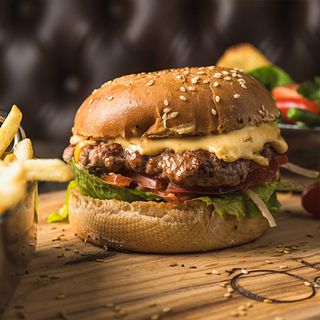 Le Classic Cheesy Burger