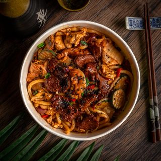 Makaron Udon z kimchi i warzywami WIEPRZOWINA