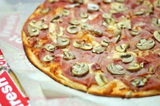 Піца З шинкою та грибами по-італійськи500г