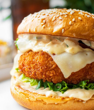 Cheesy Burger si cartofi wedges 600g