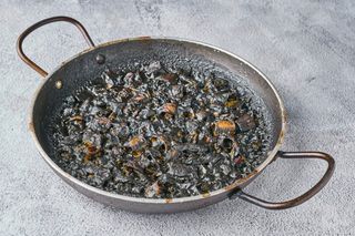 ARROZ NEGRO PARA 2 PERSONAS