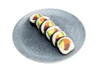 Futomaki łosoś, tuńczyk i awokado