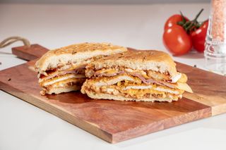 SANDWICH SNITEL DE PORC