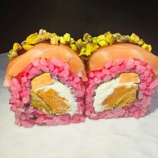 188.Pink salmon roll