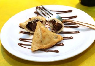 Chocolate samosa