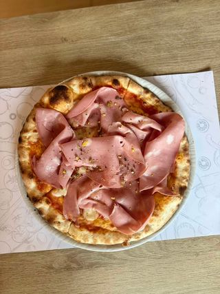 Pizza pistaći mortadela
