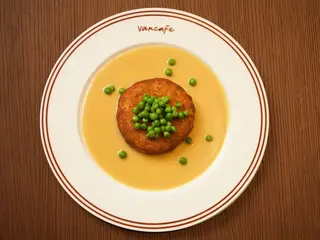 Котлети із судака з картопляним пюре та горошком (340g)
