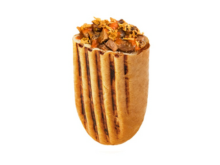 Брэд Мит с томленой говядиной в сырном соусе