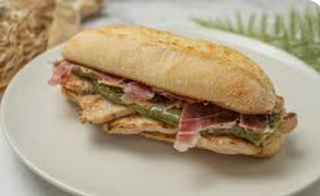 Bocadillo caliente kebab