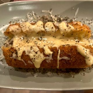 Crocchettone funghi porcini, tartufo, scaglie di parmigiano 