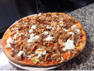 Pizza solo carne kebab