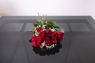 3 rose rosse a gambo corto 