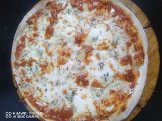 Пица Куатро Формаджи