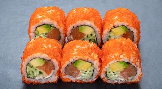 Рол каліфорнія з лососем