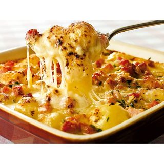 PIEPT DE PUI CU LEGUME GRATINAT 