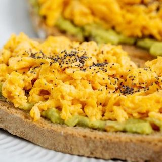 Tosta de Abacate com Bacon