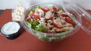 Cezar salata sa dresingom i krutonima