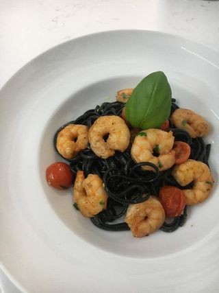 Linguine Nero Alla Greca