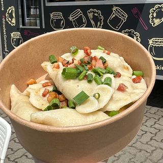 Pierogi z mięsem z żeberek  i kurki 10szt