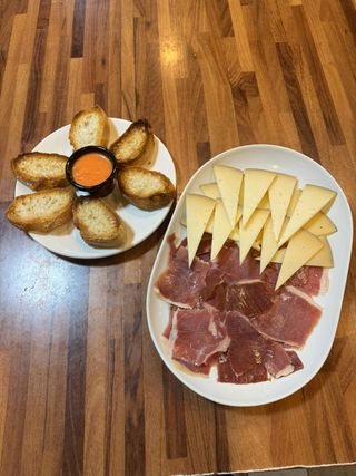Tabla de jamón ibérico y queso curado