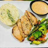 Steak de poulet grillé 