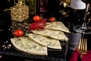 Кутаби з сиром та шпинатом (130г/2шт)