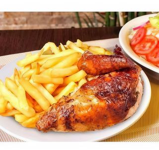 ½ Poulet Salade + Frites + Sauce