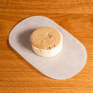 Biscotto gelato piccolo alla stracciatella