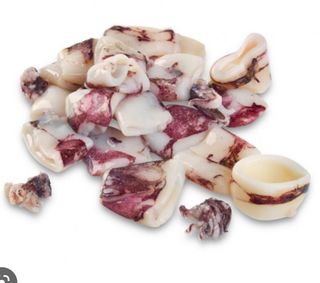 Calamar Mediterráneo (500gr) limpio cortado a trozos.