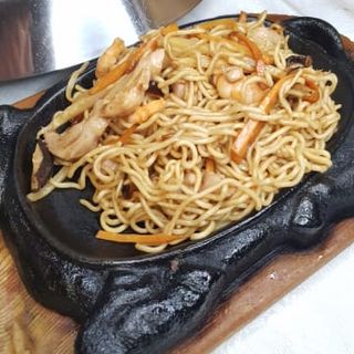 Tallarines Especiales En Fuente Quemada