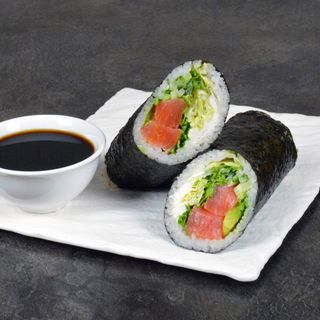 Суширіто з лососем слабосоленим (370г)