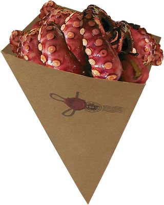 Cono con polpo fritto