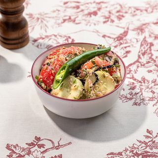 კიტრი პომინდვრის სალათი ნიგვზით