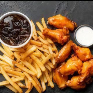 Buffalo wings 4 con patata fritas y bebida