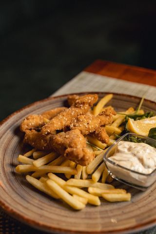 Pileći štapići u susamu