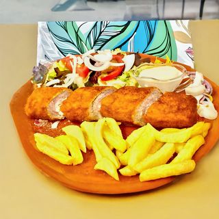 Plato De Plato De Flamenquin Al Rocío