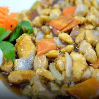 40a - Pollo con almendras