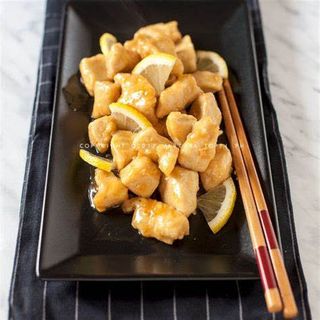 Pollo in salsa satè