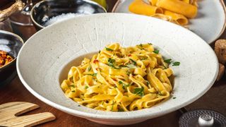 Tagliatelle aglio aglio e peperoncino