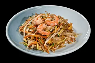 36B Padthai saltati con verdure e gamberi