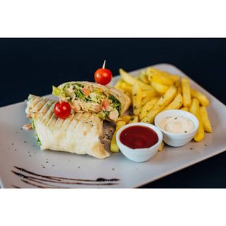 Chips Served with Salad