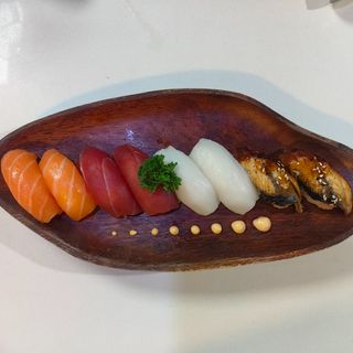 W107.Nigiri Combo