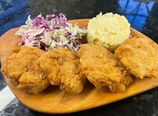 Snitel de soia cu orez și salata de varza 550 gr