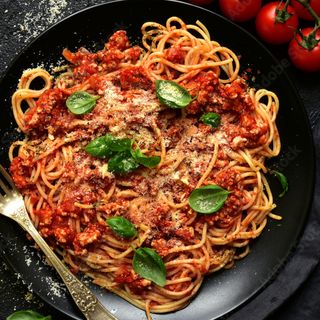 Къдрави спагети с телешко месо (500г)