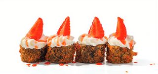 1131. Hossomaki de Salmón Frito con Fresa (8 Pzs.)