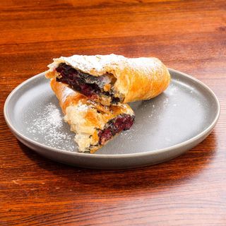 Сu mac și vișină