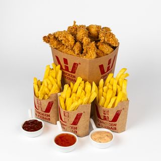 Kubełek Strips and Wings dla trojga