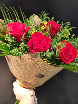 Ram roses amb solidago