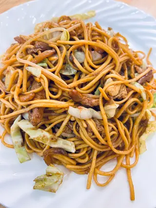 Tallarines Fritos con carne y verduras 