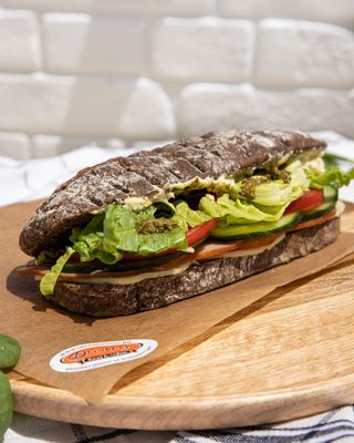 Пълнозърнестта чабата с тиквени семки 250гр.+ Фреш Портокал / 300мл/